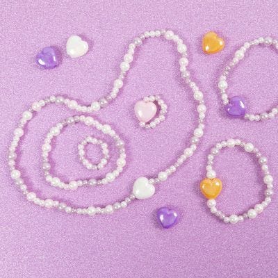 Schmuck mit Holz- und Wachsperlen