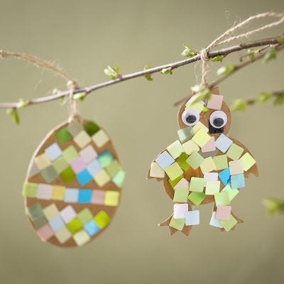 Osterküken und Osterei mit Mosaik