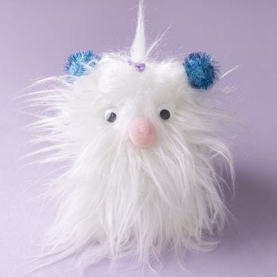 Monster aus Kunstpelz