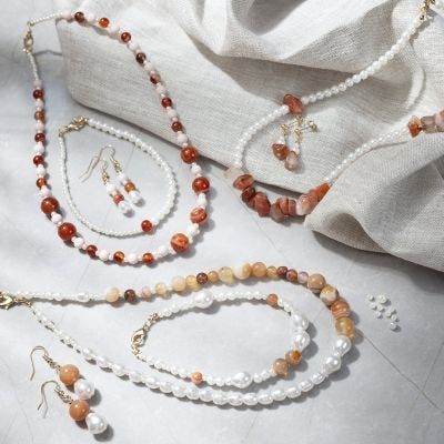 Schmuck mit Achaten und Wachsperlen