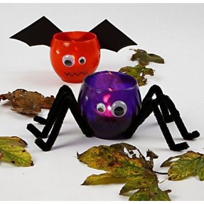 Gruselige Laternen und Kerzenhalter