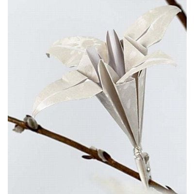 Eine Origami Lilie