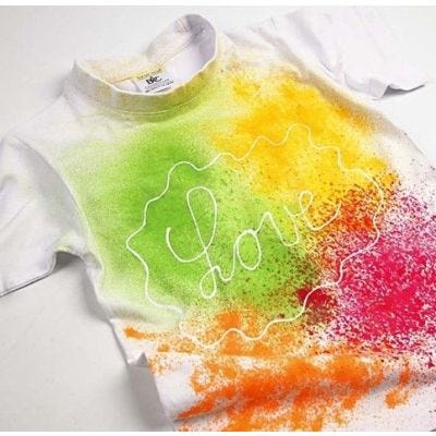 T-Shirt mit Sprühfarbe