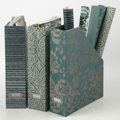 Eine Zeitschriftenbox mit handgeschöpftem Papier