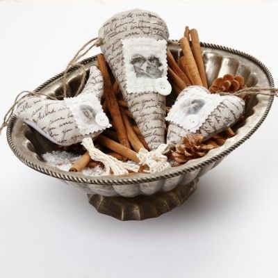 Stoff-Hängedeko mit Vivi Gade Design Decoupage-Papier