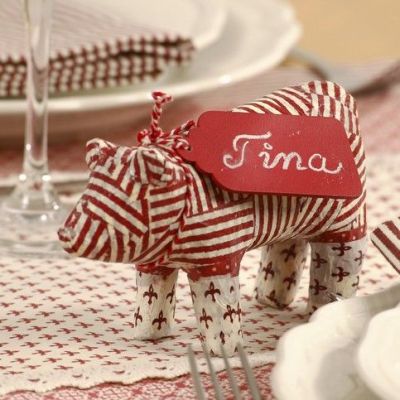 Pappmaché-Weihnachts-Schwein mit Decoupage