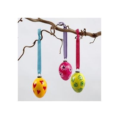 Bemalte Terrakottaeier mit Muster