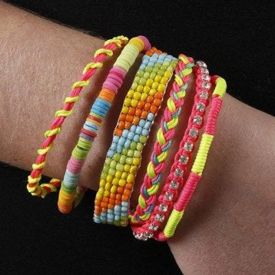 Mehrere Armbänder - zusammengefasst mit Klemm-Endkappe 