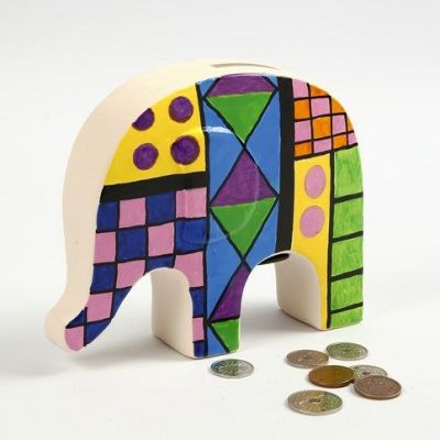 Eine Terrakotta-Spardose mit Marker Zeichnungen