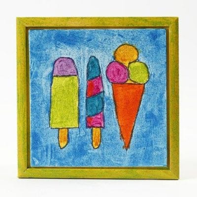 Eine Zeichnung mit Markern und Glitzer-Farbe auf einer gerahmten Leinwand