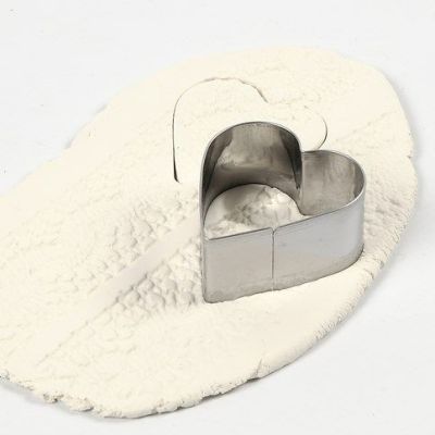 Hängende Dekorationen aus selbsthärtendem Ton