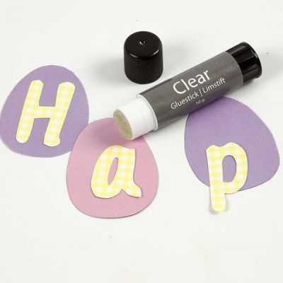 Oster-Girlande aus Kärtchen in Ei-Form mit Schriftzug