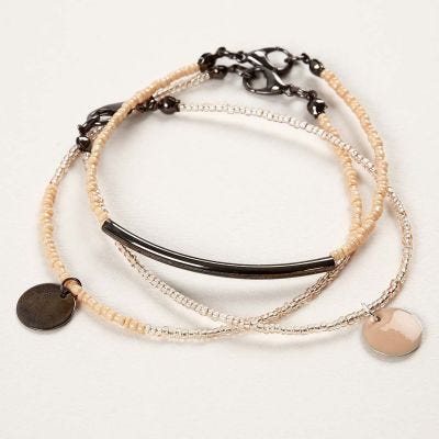 Armbänder aus Rocaille-Perlen mit Anhänger