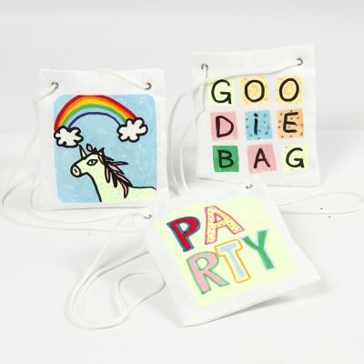 Brustbeutel mit selbst gemaltem Design