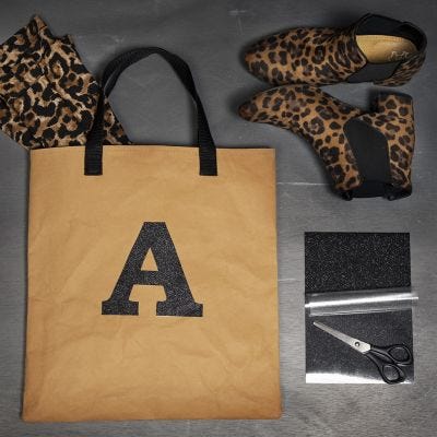 Tüte/Tasche aus Kunstlederpapier