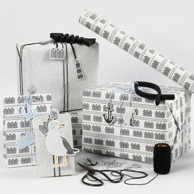 Geschenkverpackungen in Schwarz