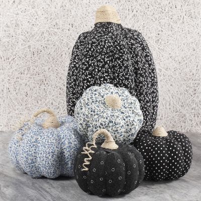 Pappmaché-Kürbisse - umkleidet mit Stoff-Découpage