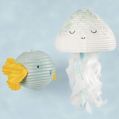 Qualle und Fisch aus Reispapierlampions