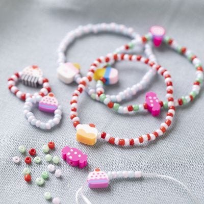 Armband und Ring mit Rocailleperlen und Süßigkeitenperlen