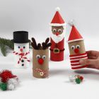 Weihnachtsfiguren aus Pappröhren mit lustiger Deko