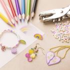 Schmuck aus Plastikschrumpfplatten