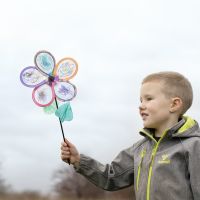 Blüten-Windmühle, verziert mit Textil-Markern