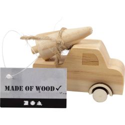 LKW mit Weihnachtsbaum
