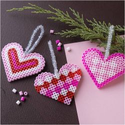 Mini Kreativ Set B&uuml;gelperlen, Weihnachtsherzen, Pink, Hellpink, Prim&auml;rrot, Wei&szlig;, 1 Pck