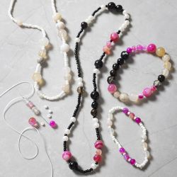 Kreativ Mix Schmuck, Achate, Gr&ouml;&szlig;e 2,6-10 mm, Lochgr&ouml;&szlig;e 0,8-1,8 mm, ca. 2740 Stk, Beige, Schwarz, Pink, Perlmuttwei&szlig;, 1 Pck
