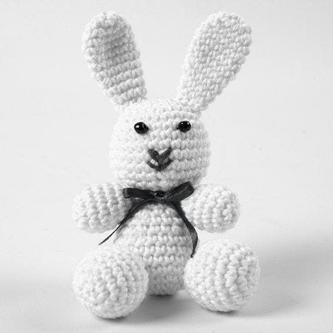 Süßer gehäkelter Osterhase